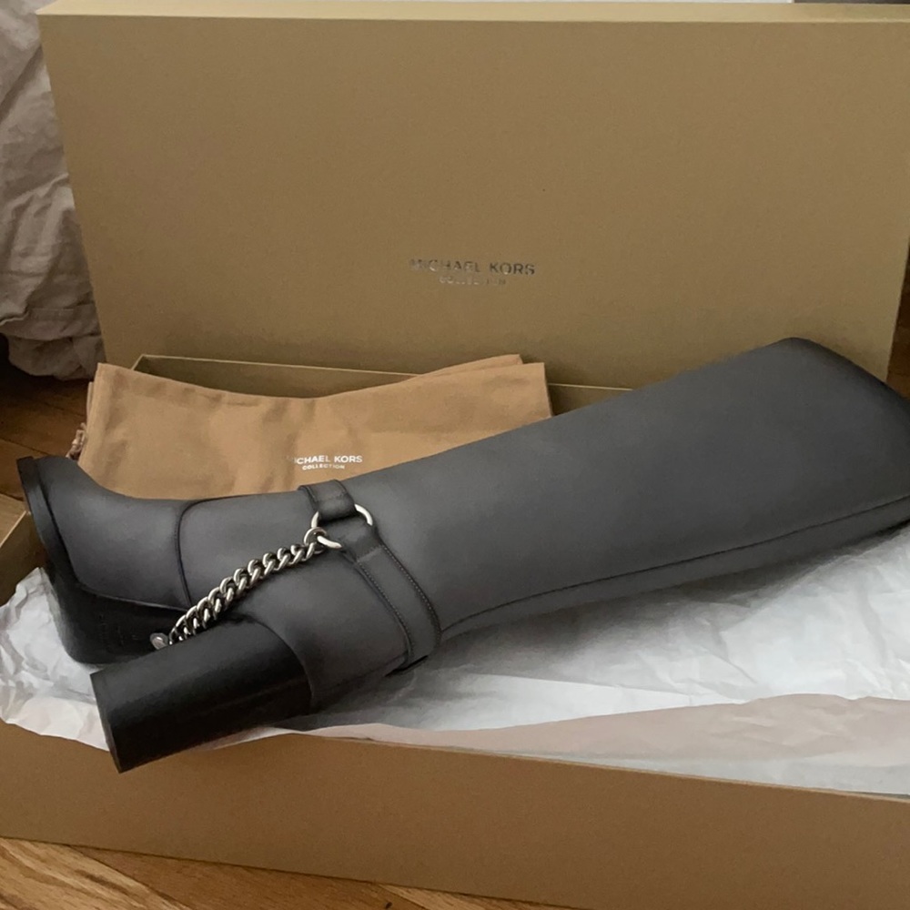 MICHAEL KORS COLLECTION
Arlette Embellished Burnished Leather Boot | Slate | 40